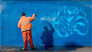 Limpieza de graffitis en fachadas