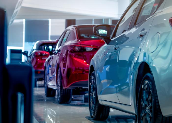 Servicio de limpieza de sala de exposición de automóviles  2